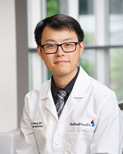 Head and shoulders portrait of Norton Internal Medicine Resident Jason Wong, DO
