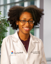 photo: Dr. Ashley Newsome portrait, head and shoulders