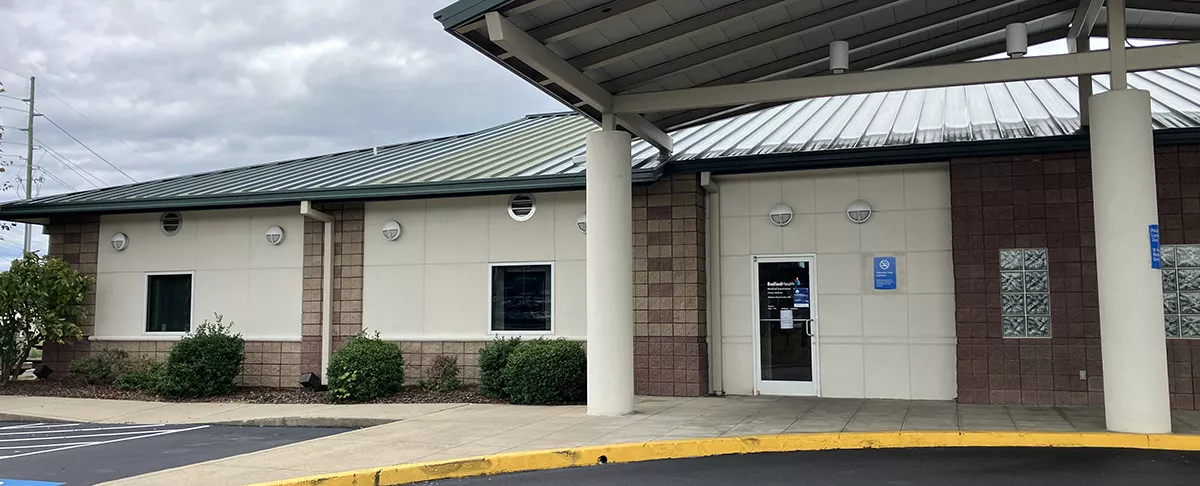 Family Medicine Midtown Medical in Bristol front entrance building