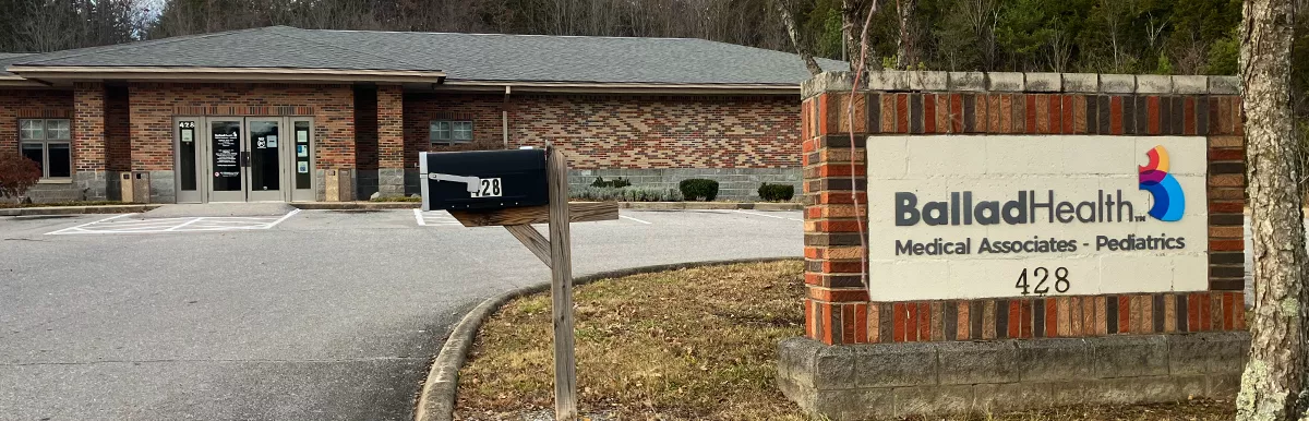 BHMA Pediatrics Greeneville front entrance building with sign